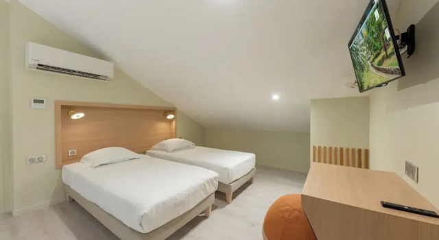 Четырёхместный номер Comfort с балконом La Pagerie - Tropical Garden Hotel