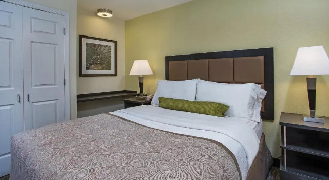 Двухместный номер Standard Candlewood Suites Louisville Airport by IHG