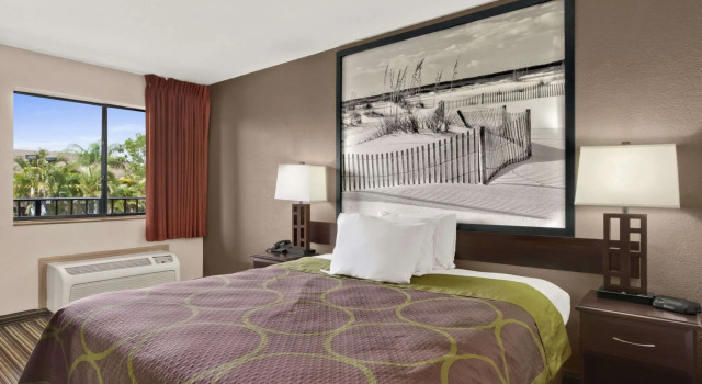 Stay Inn & Suites, Забронировать Отель Форт-Майерс Fort Myers Area, рядом с Edison Mall