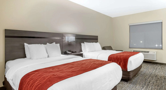 Четырёхместный номер Standard Comfort Inn Orange I-10