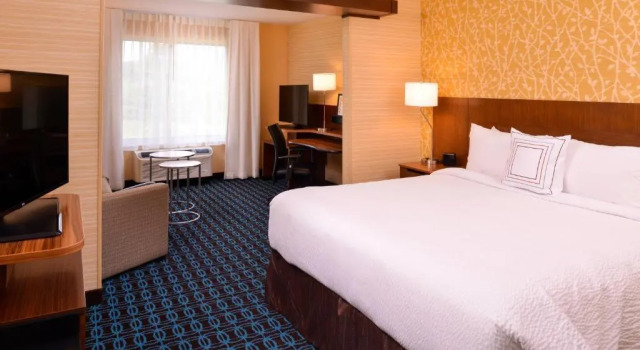 Люкс Fairfield Inn & Suites by Marriott Plymouth White Mountains