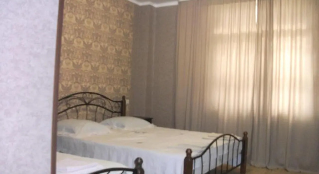 Guesthouse on Kabardinskaya 139a, Забронировать Апартаменты/квартира Отели Гагрский района с парковкой, Парковка