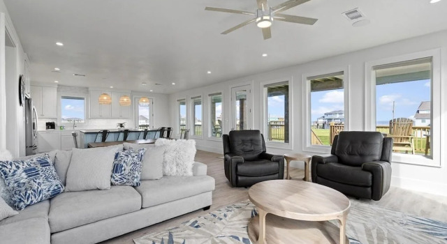 The Big Shore 4 Bedroom Home by RedAwning