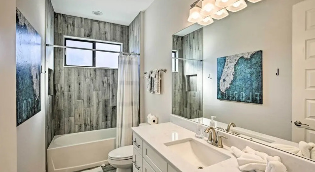 Коттедж Sun-Seekers Getaway: Lavish Cape Coral Villa
