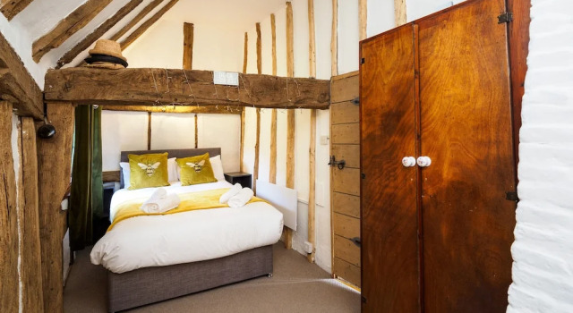 Country Home with Tennis Court & Hot Tub, Prenota Hotel Chiddingly Inghilterra