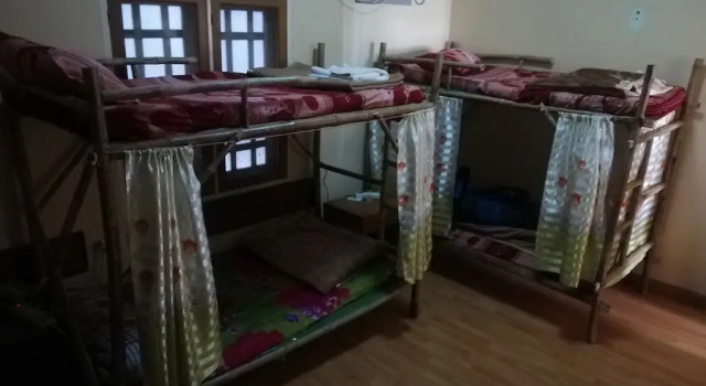 Letto in camerata Royal Yadanarbon Hotel