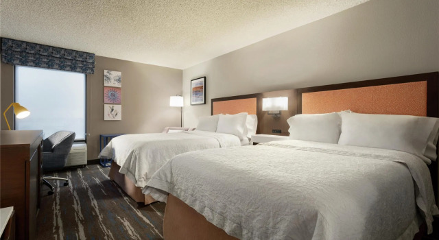 Четырёхместный номер Standard Hampton Inn Phoenix-Chandler