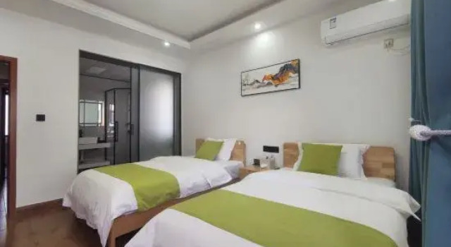 Люкс City Beach Resort