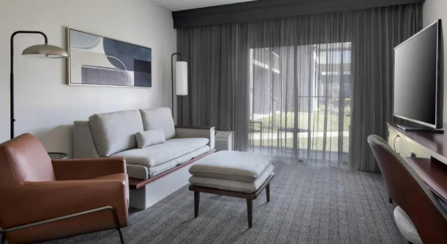 Четырёхместный люкс Courtyard by Marriott Poughkeepsie