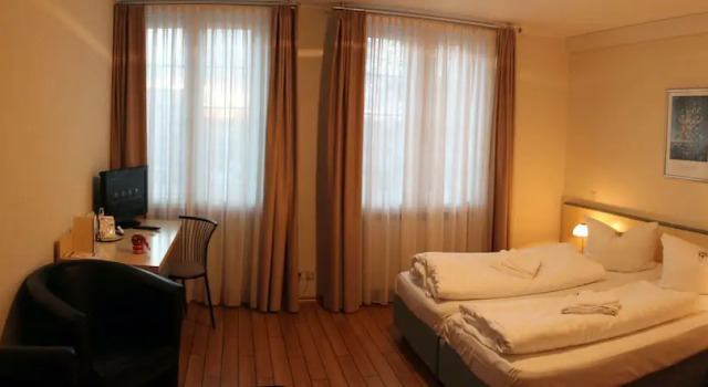 Трёхместный номер Standard Land-Gut-Hotel- Weisser Schwan