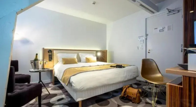 Номер Deluxe The Originals Boutique, Hôtel Auberge du Forgeron, Lille Sud