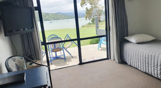 Люкс Standard Bay Vista Waterfront Motel