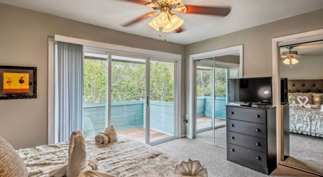 Walk to Ocean & Family Fun: Myrtle Beach Townhome, Забронировать Отель Гранд-Странд Миртл-Бич, рядом с Pine Lakes International Country Club