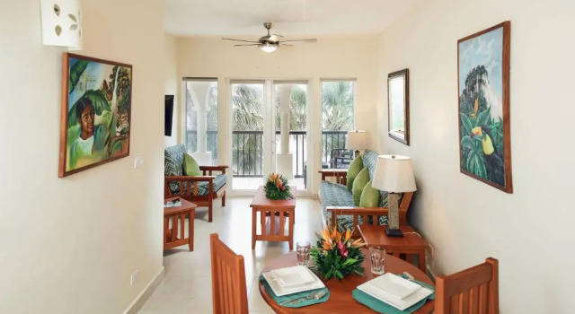 Люкс рядом с пляжем SunBreeze Suites