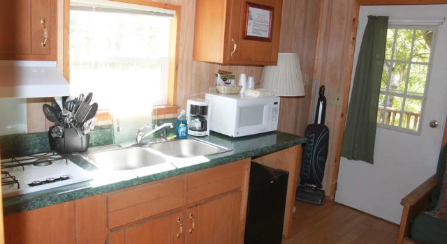 Virginia Creek Settlement, Book Mini-hotel Bridgeport Eastern Sierra