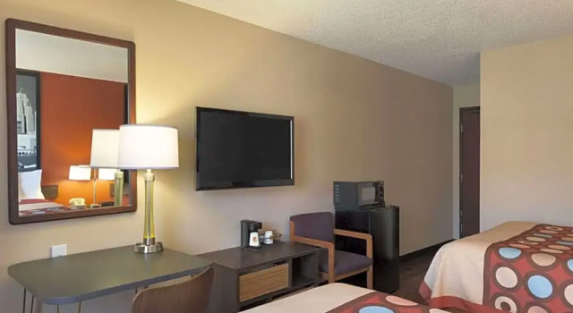 Номер Deluxe Super 8 by Wyndham Taylor/Detroit Area