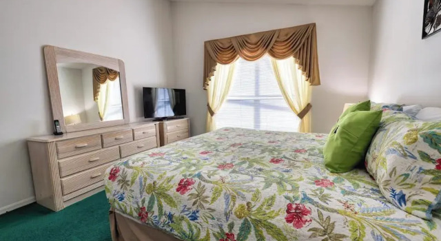 Sandra's Eagle Pointe Vacation Home