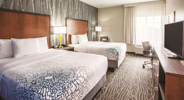 Четырёхместный номер Standard La Quinta by Wyndham Duluth
