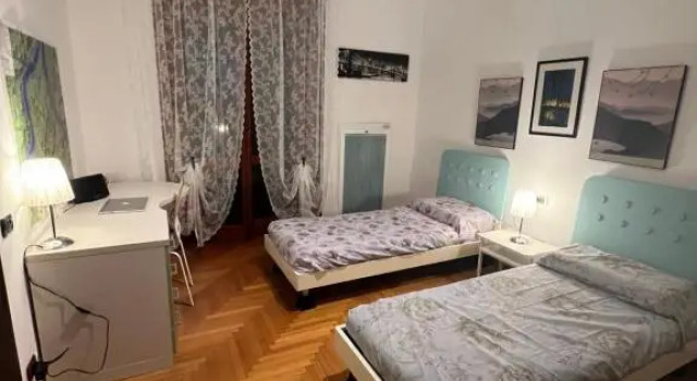 Appartamento House of Roses con vista Duomo, Забронировать Апартаменты/квартира Отели Комо с парковкой, рядом с Площадь Кавур, Парковка