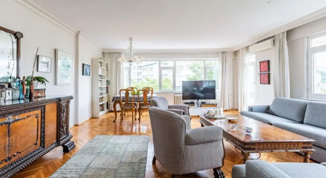 Eclectic and Cenral Flat With City View in Sisli, Забронировать Отель Отели Стамбула с завтраком, рядом с Bogazici Medical Center, Завтраки