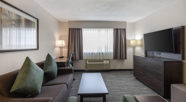 Двухместный люкс с 2 комнатами Best Western Dawson Creek
