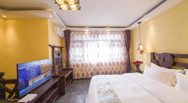 Charming Time Inn, Забронировать Отель Лицзян Юньнань, рядом с Улица Сквер-стрит Древнего города Даянь