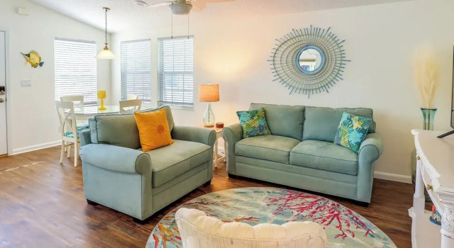 Pool Access, Walk to Beach! Cozy Jensen Beach Home, Buchen Sie Ferienhaus Jensen Beach Florida