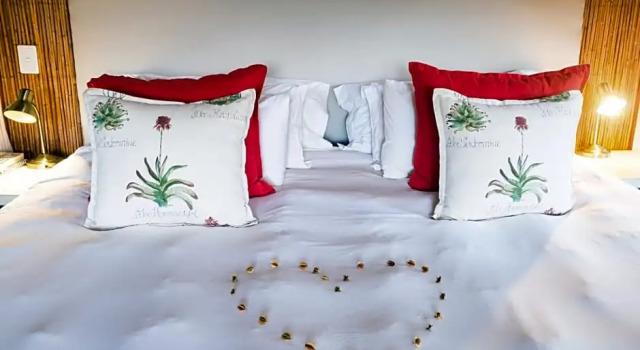 Aha Thakadu River Camp, 예약 호텔 Madikwe Game Reserve North West