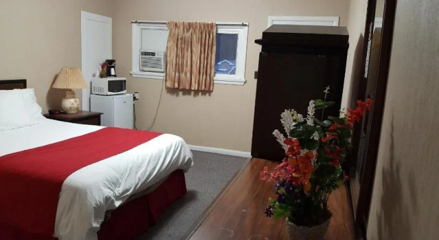 Shamrock Motel