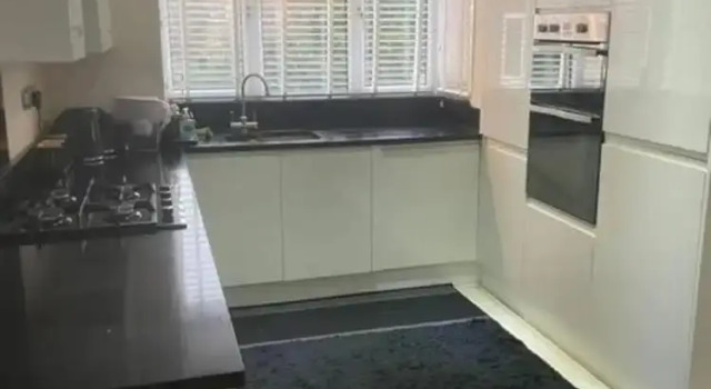 Коттедж Charming House With Garden - Sleeps 6 & Parking