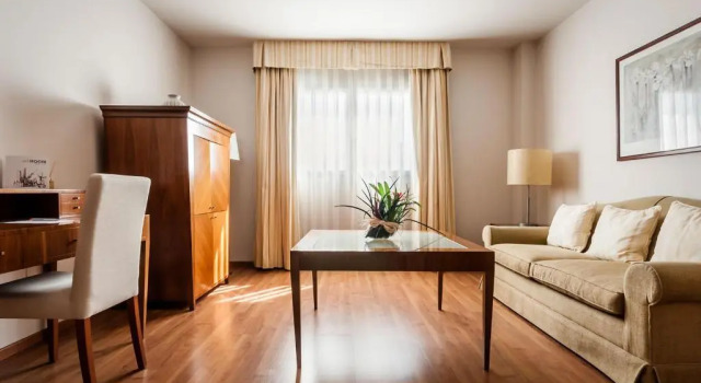 Четырёхместный номер Sercotel Avenida Almería