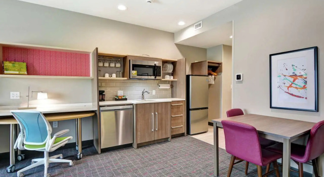 Двухместный люкс c 1 комнатой Home2 Suites by Hilton Pecos