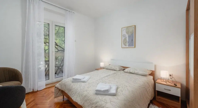Pretty Apartment Near Golf Course