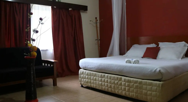 Двухместный номер Deluxe Tisa Suites & Lounge