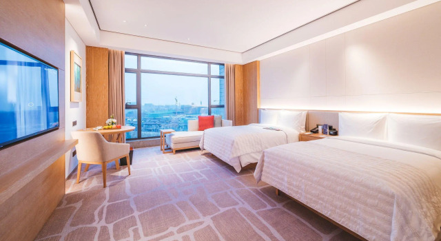 Четырёхместный номер Deluxe с видом на озеро Le Meridien Emei Mountain Resort