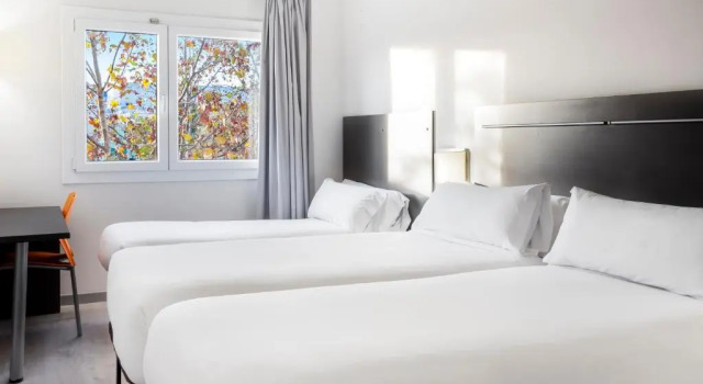Семейный номер Standard B&B HOTEL Barcelona Rubí