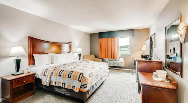 Номер Standard Orangewood Inn and Suites Midtown