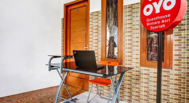 OYO 90846 Guesthouse Bintaro Asri Syariah, Prenota Hotel Hotel a South Tangerang con parcheggio, Parcheggio