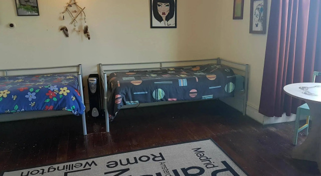 Chillawhile Backpackers Art Gallery - Hostel