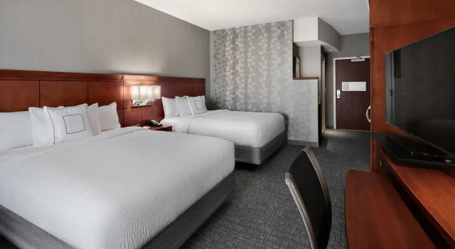 Четырёхместный номер Standard Courtyard by Marriott Flagstaff