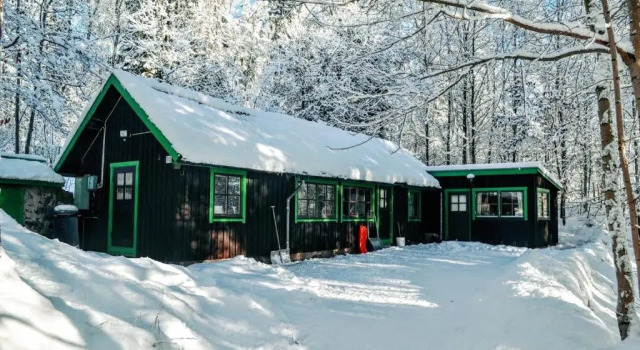 Коттедж с 2 комнатами с видом на сад Marston Hill