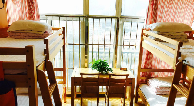Кровать в общем номере (женский номер) LETE Hostel