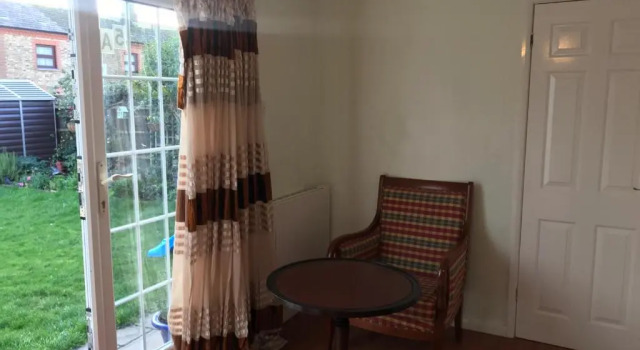 cosy cottage annex in Fairlop, Book Feriehus Ilford London og omegn