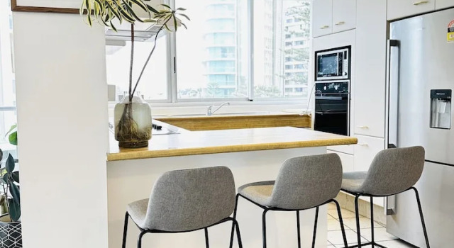 Апартаменты Classic Beach View 2 Bedrooms Apartment