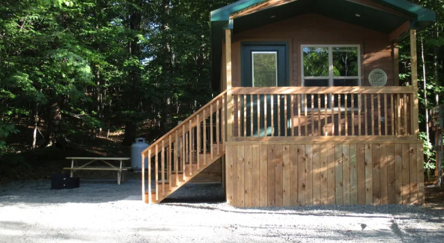 Коттедж Trailside RV Resort