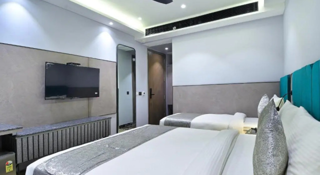 Номер Standard HOTEL UPTOWN - Luxury Restaurant & Rooftop Near Connaught Place