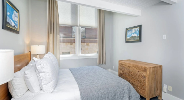 East Side Hideaway 3 Bedroom Condo by RedAwning