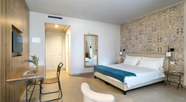 Rocca dei Saraceni, Book Hotel Regalbuto Sicily