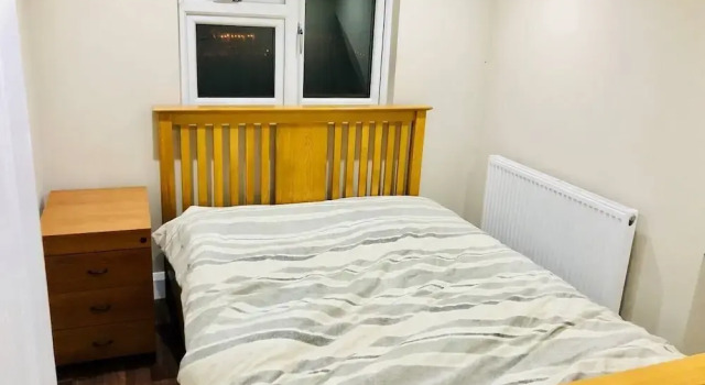 Small 3 Bed Flat Near Heathrow, Varaa Huoneisto Asunnot kohteessa Merseyside, Huoneisto