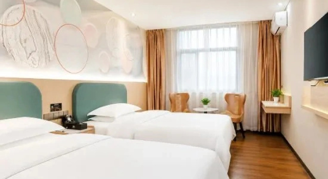 Люкс Q+ Treasure Palace Hotel